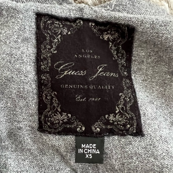 Guess V-Neck Sweater. - Picture 8 of 8